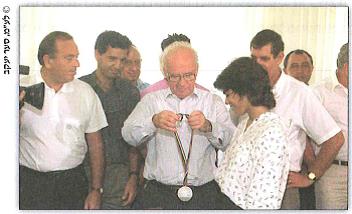 (בספר תמונה):